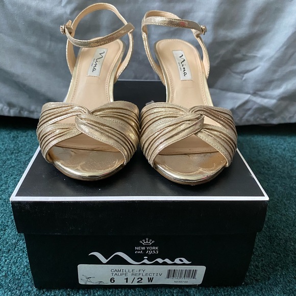 Nina Camille Gold Sz6.5 Heel - Picture 2 of 5